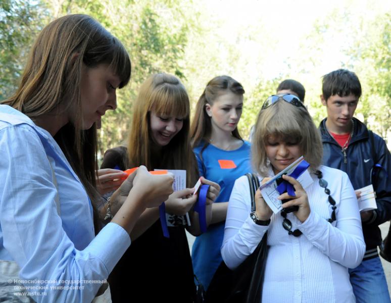 01.09.10 1 сентября собрание студентов 1 курса факультета бизнеса (ФБ), фотография: В. Кравченко