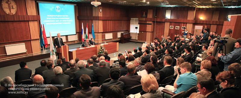 23.09.10 Cаммит университетов — членов ШОС в НГТУ, фотография: В. Невидимов