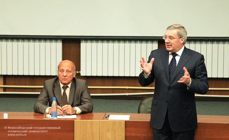 05.10.10 В НГТУ прошел круглый стол с участием полпреда Президента РФ В.А. Толоконского, фотография: В. Невидимов