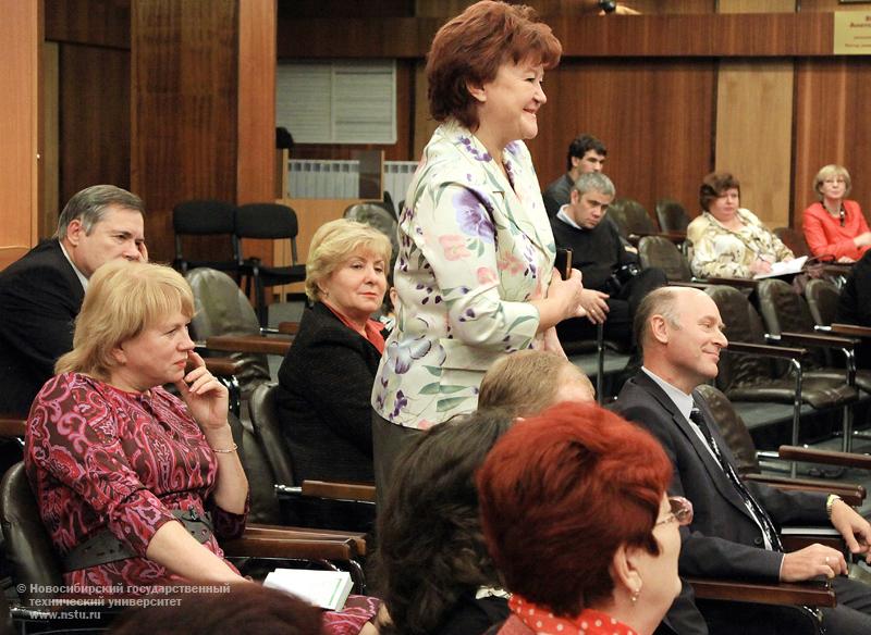 05.10.10 В НГТУ прошел круглый стол с участием полпреда Президента РФ В.А. Толоконского, фотография: В. Невидимов