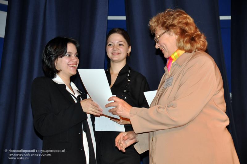 02.11.10 2 ноября в НГТУ пройдет городской фестиваль самодеятельного творчества «Студенческая осень-2010», фотография: В. Кравченко