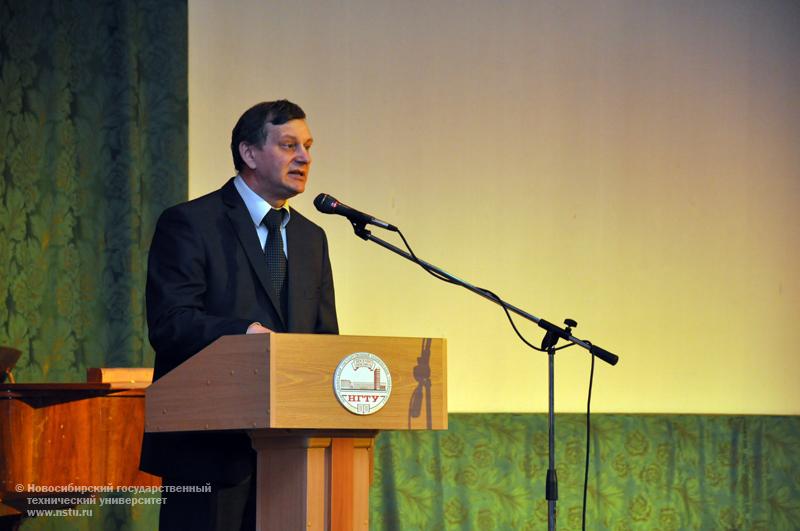 07.11.10 День открытых дверей в НГТУ. Проректор по учебной работе А.А. Батаев, фотография: В. Кравченко