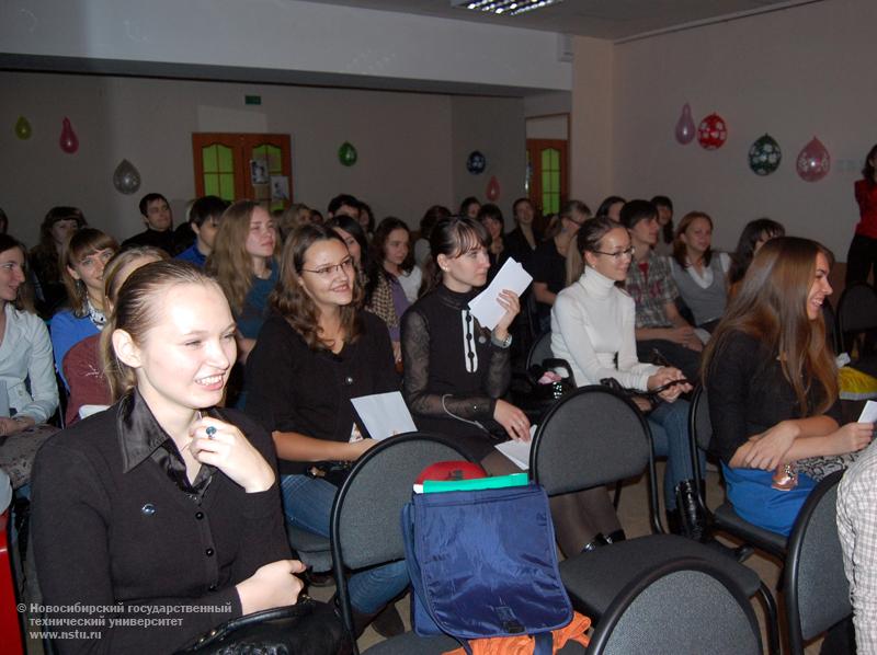 16.11.10     16 ноября в НГТУ пройдет творческий вечер — студенческий кино/театр «На Парнасе Серебряного века», фотография: В. Кравченко