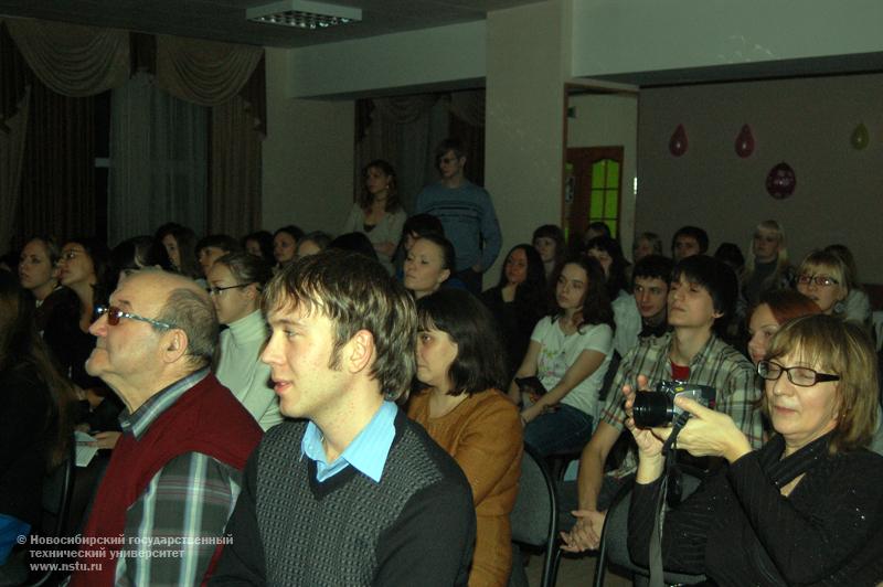 16.11.10     16 ноября в НГТУ пройдет творческий вечер — студенческий кино/театр «На Парнасе Серебряного века», фотография: В. Кравченко