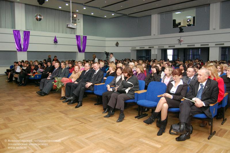 22.11.10     Факультет гуманитарного образования отметил 20-летний юбилей, фотография: В. Кравченко