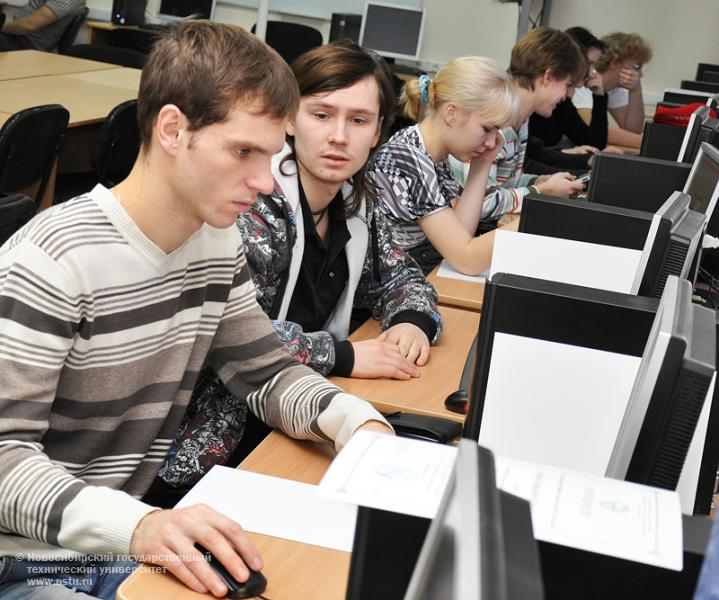 22.11.10 22 -25 ноября в НГТУ пройдет второй тур студенческой интернет-олимпиады по физике, химии и информатике, фотография: В. Невидимов