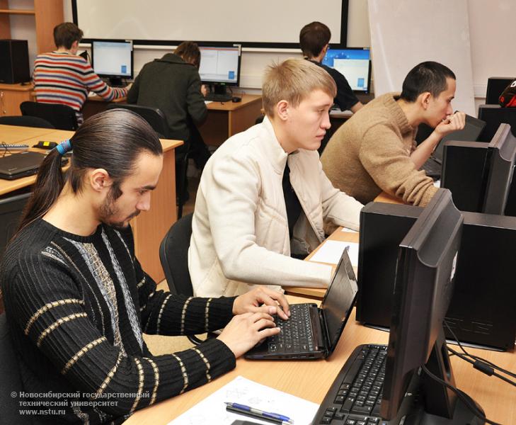 22.11.10 22 -25 ноября в НГТУ пройдет второй тур студенческой интернет-олимпиады по физике, химии и информатике, фотография: В. Невидимов