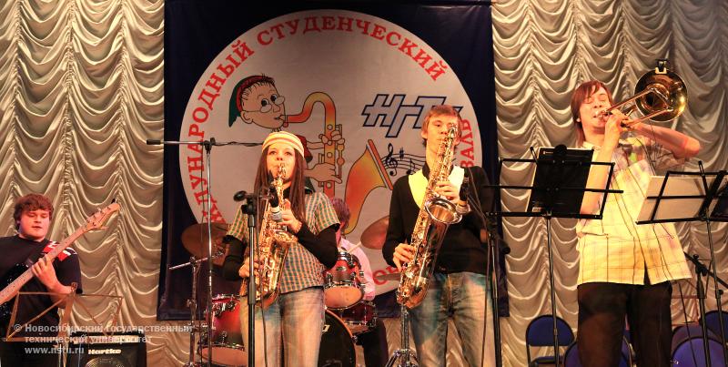 29.11.10 В НГТУ прошел Международный студенческий джазовый фестиваль , фотография: В. Невидимов