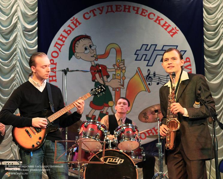29.11.10 В НГТУ прошел Международный студенческий джазовый фестиваль , фотография: В. Невидимов