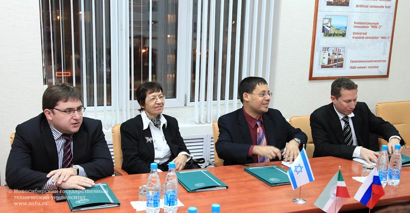 24.11.10     24 ноября НГТУ посетила делегация Государства Израиль, фотография: В. Невидимов