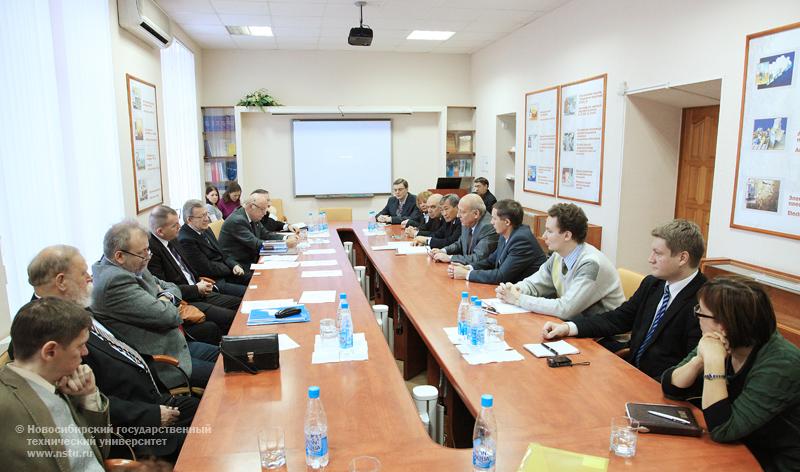 02.12.10 2 декабря НГТУ посетит делегация Гуманитарной академии им. Александра Гейштора (Республика Польша, Пултуск), фотография: В. Невидимов