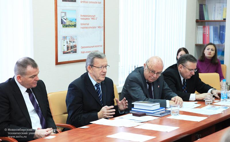 02.12.10 2 декабря НГТУ посетит делегация Гуманитарной академии им. Александра Гейштора (Республика Польша, Пултуск), фотография: В. Невидимов