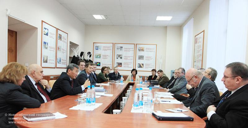 02.12.10 2 декабря НГТУ посетит делегация Гуманитарной академии им. Александра Гейштора (Республика Польша, Пултуск), фотография: В. Невидимов
