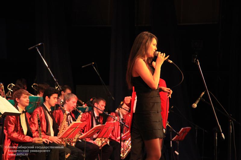 0.12.10     10 декабря состоится отчетный концерт джаз-оркестра НГТУ, фотография: В. Невидимов