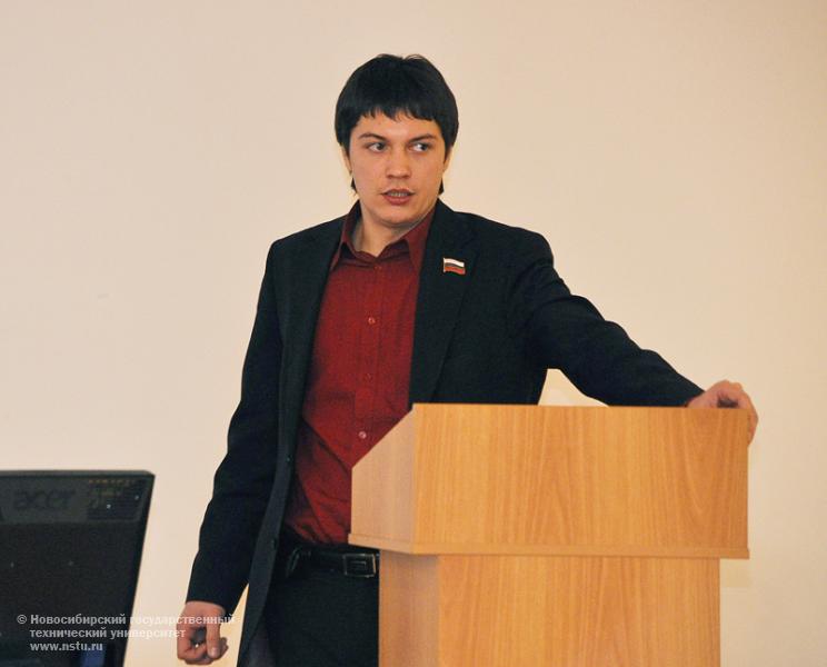 14.12.10 14 декабря в НГТУ пройдет круглый стол «Студенческие организации НГТУ в решении социальных проблем Новосибирска», фотография: В. Невидимов