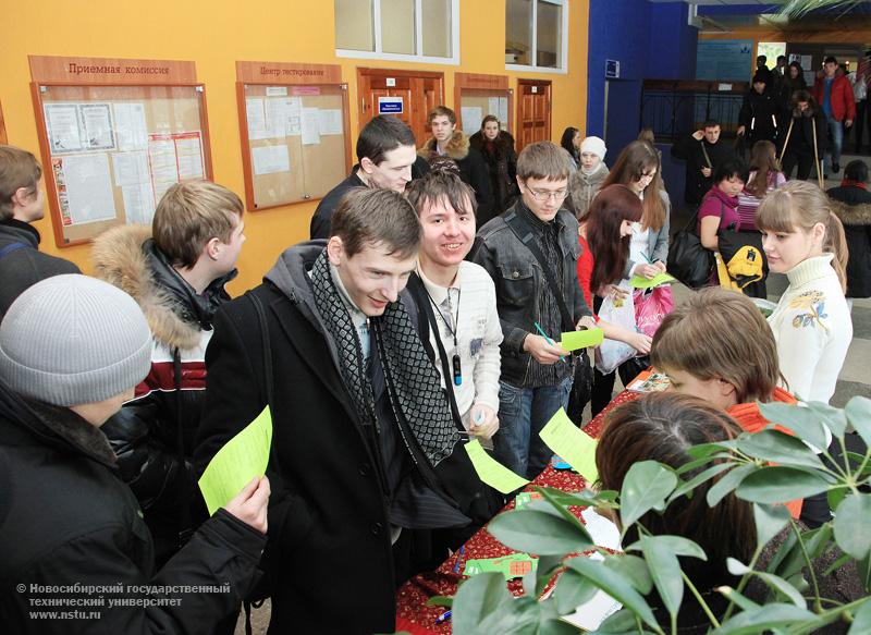 15.12.10 15 декабря в НГТУ пройдет Рождественская ярмарка, фотография: В. Невидимов