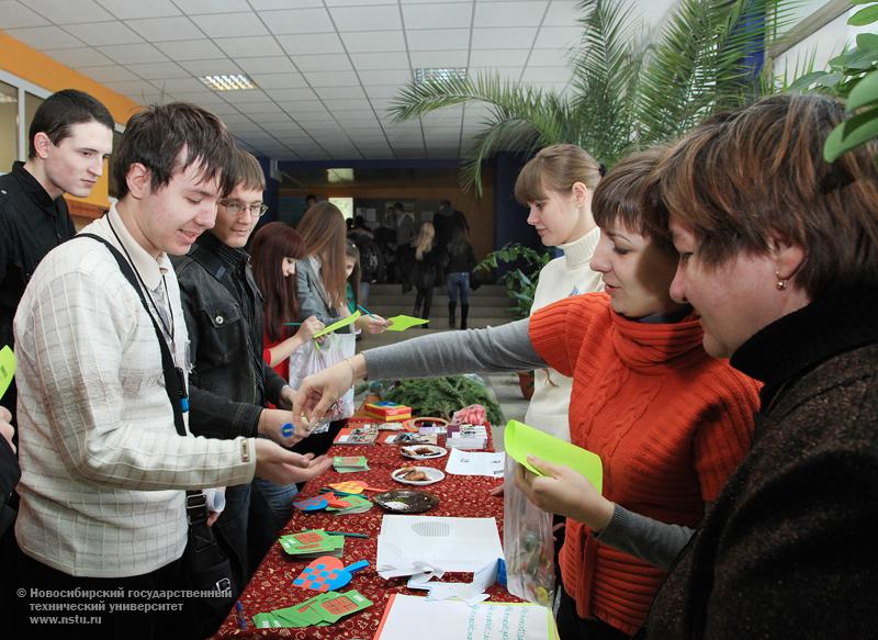 15.12.10 15 декабря в НГТУ пройдет Рождественская ярмарка, фотография: В. Невидимов