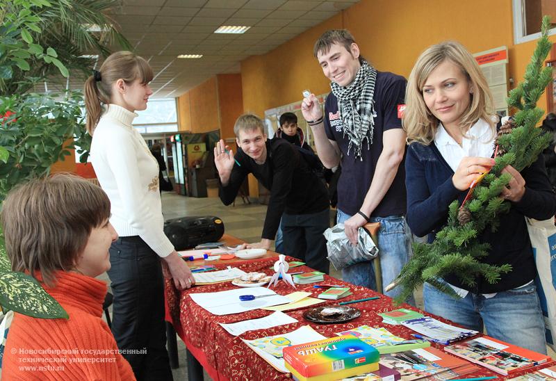 15.12.10 15 декабря в НГТУ пройдет Рождественская ярмарка, фотография: В. Невидимов