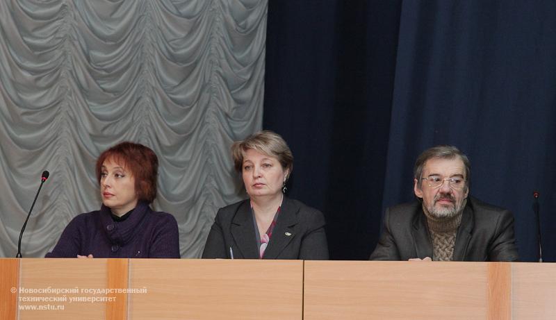22.01.11 Встреча родителей учащихся 11-х классов с проректором по научной работе и деканами факультетов. Декан МТФ В.Г. Буров, фотография: В. Невидимов