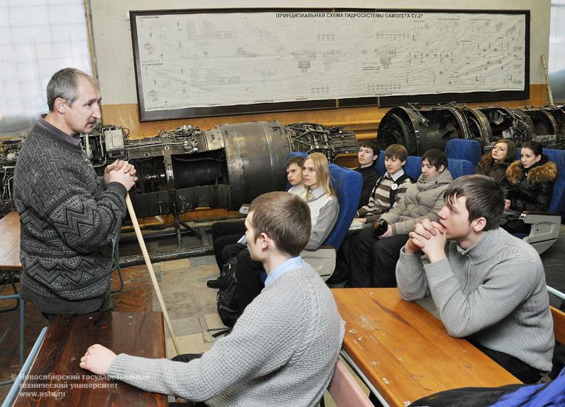 31.01.11 Встречи деканов НГТУ с учащимися школ, лицеев и гимназий, фотография: В. Невидимов
