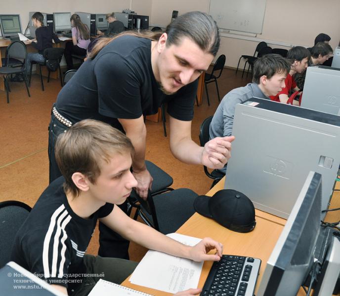 18.03.11 Студенческая олимпиада по программированию в НГТУ, фотография: В. Невидимов