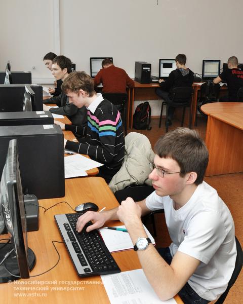 18.03.11 Студенческая олимпиада по программированию в НГТУ, фотография: В. Невидимов