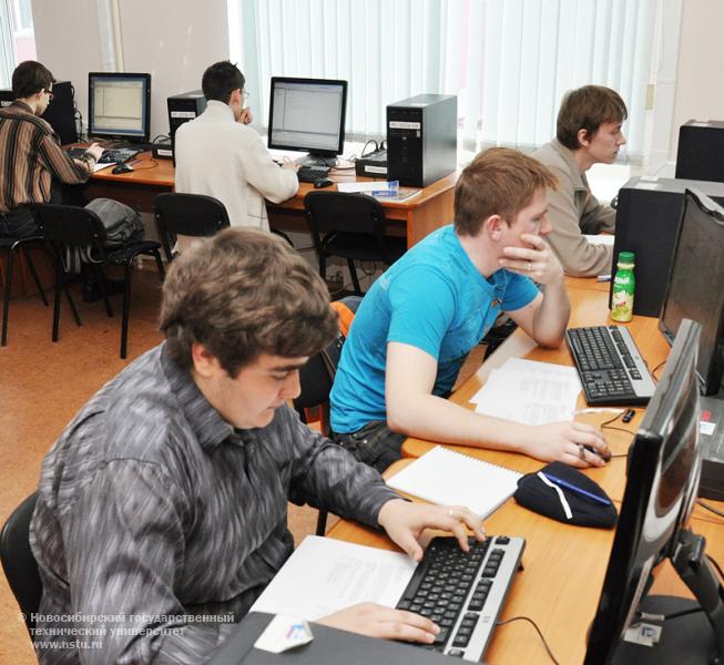 18.03.11 Студенческая олимпиада по программированию в НГТУ, фотография: В. Невидимов