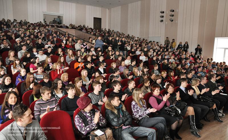 27.03.11 День открытых дверей в НГТУ, фотография: В. Невидимов