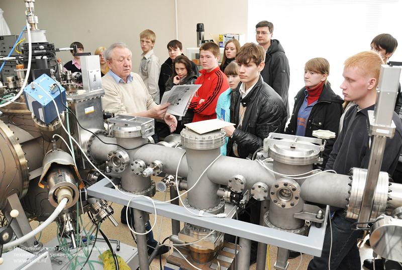 27.03.11 День открытых дверей в НГТУ, фотография: В. Невидимов