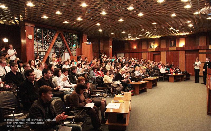 07.04.11 В НГТУ прошла конференция магистрантов и аспирантов «SIBINTECHS» на английском языке, фотография: В. Невидимов