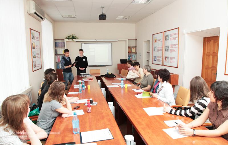 07.04.11 В НГТУ прошла конференция магистрантов и аспирантов «SIBINTECHS» на английском языке, фотография: В. Невидимов