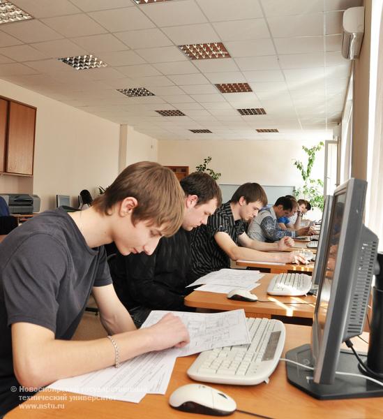 12.04.11 12-14 апреля в НГТУ пройдет городская студенческая олимпиада по инженерной графике и графическим информационным технологиям, фотография: В. Невидимов