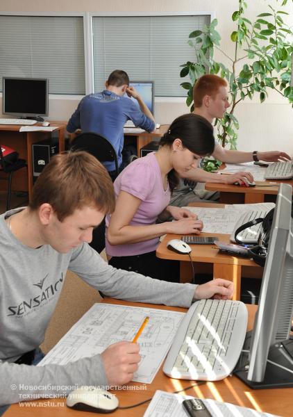 12.04.11 12-14 апреля в НГТУ пройдет городская студенческая олимпиада по инженерной графике и графическим информационным технологиям, фотография: В. Невидимов