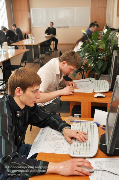 12.04.11 12-14 апреля в НГТУ пройдет городская студенческая олимпиада по инженерной графике и графическим информационным технологиям, фотография: В. Невидимов