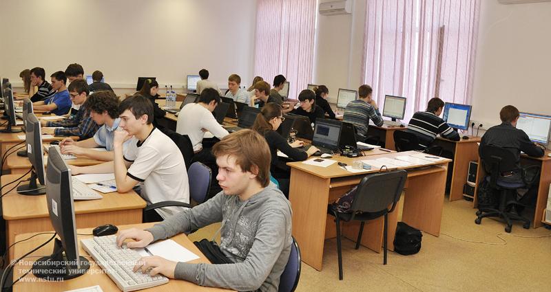 14.04.11 14-16 апреля в НГТУ пройдет второй (региональный) тур международной студенческой интернет-олимпиады, фотография: В. Невидимов