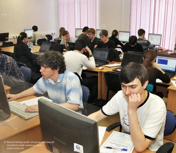 14.04.11 14-16 апреля в НГТУ пройдет второй (региональный) тур международной студенческой интернет-олимпиады, фотография: В. Невидимов
