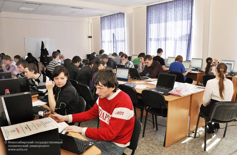 14.04.11 14-16 апреля в НГТУ пройдет второй (региональный) тур международной студенческой интернет-олимпиады, фотография: В. Невидимов