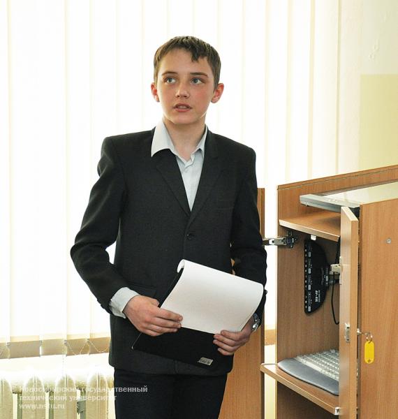 22.04.11 22 апреля в НГТУ пройдет региональная школа-семинар для школьников, посвященная 50-летию полета Ю.А. Гагарина в космос, фотография: В. Невидимов