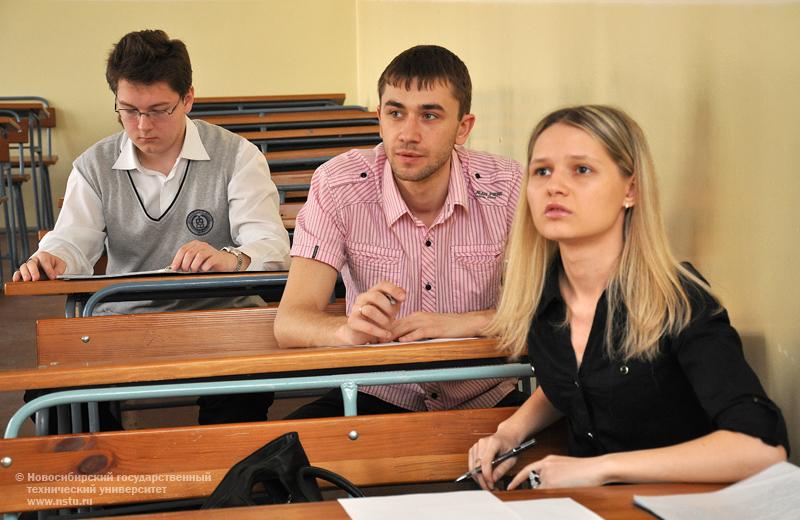 22.04.11 22 апреля в НГТУ пройдет региональная школа-семинар для школьников, посвященная 50-летию полета Ю.А. Гагарина в космос, фотография: В. Невидимов