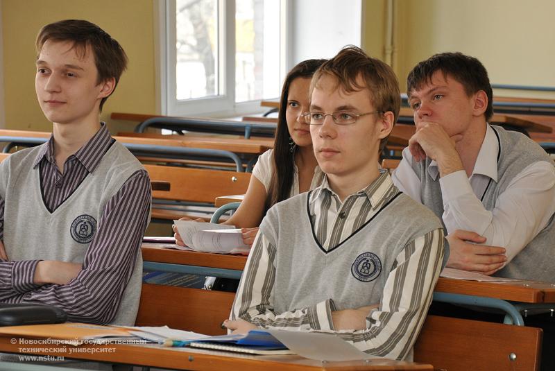 22.04.11 22 апреля в НГТУ пройдет региональная школа-семинар для школьников, посвященная 50-летию полета Ю.А. Гагарина в космос, фотография: В. Невидимов