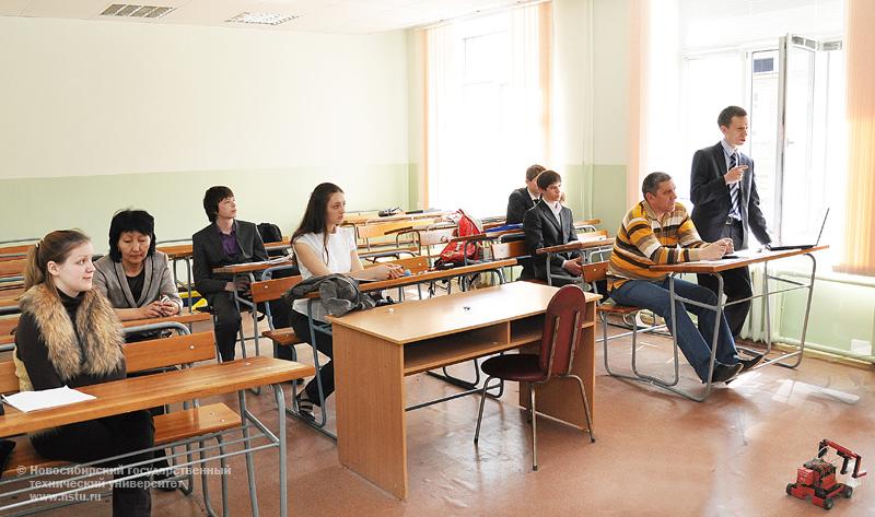 22.04.11 22 апреля в НГТУ пройдет региональная школа-семинар для школьников, посвященная 50-летию полета Ю.А. Гагарина в космос, фотография: В. Невидимов