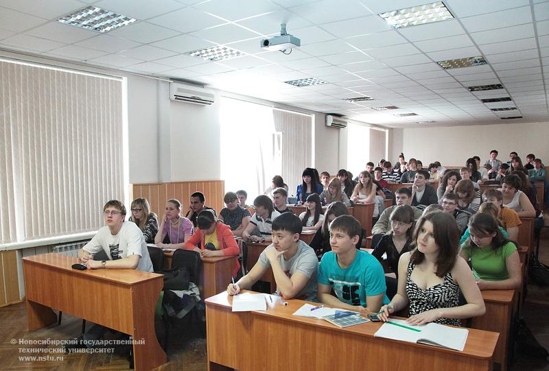 19.04.11 19-21 апреля в НГТУ пройдет III тур Всероссийской студенческой олимпиады по инженерной графике и графическим информационным технологиям, фотография: В. Невидимов