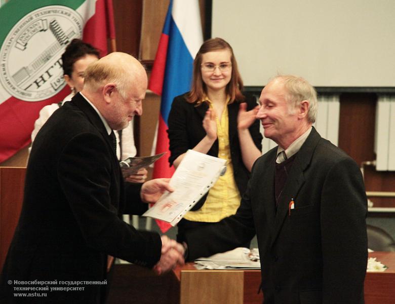 29.04.11 Выпускной на Народном факультете в НГТУ, фотография: В. Невидимов