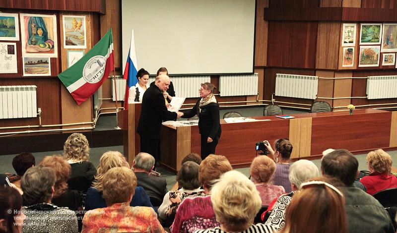 29.04.11 Выпускной на Народном факультете в НГТУ, фотография: В. Невидимов