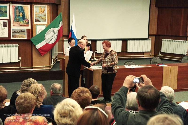 29.04.11 Выпускной на Народном факультете в НГТУ, фотография: В. Невидимов