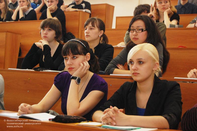 27.04.11 Открытая лекция по отечественной истории «Актуальные проблемы Великой Отечественной и Второй мировой войны», фотография: М. Шкребнева