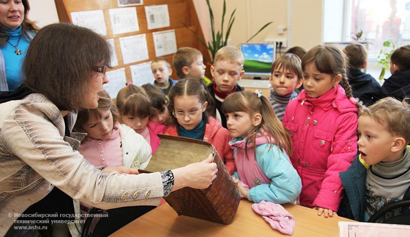 26.04.11     26-29 апреля в НГТУ пройдет неделя литературы и искусства, фотография: В. Невидимов