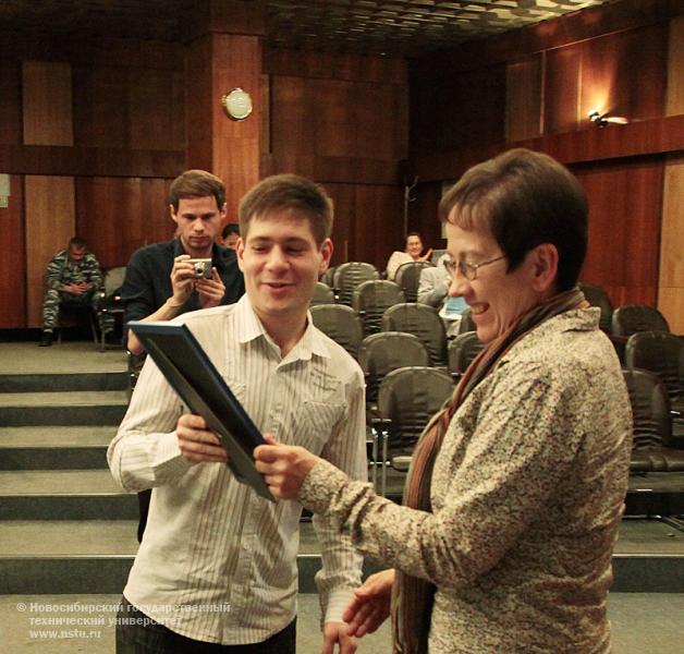 11.05.11 В НГТУ вручили стипендии DAAD молодым ученым, фотография: В. Невидимов