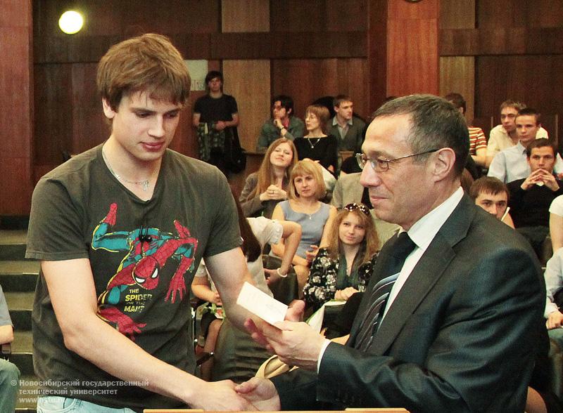 13.05.11 В НГТУ подведены итоги конкурса научных студенческих работ, фотография: В. Невидимов