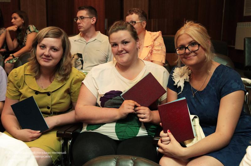 05.07.11 Вручение дипломов в НГТУ (ФМА), фотография: В. Невидимов